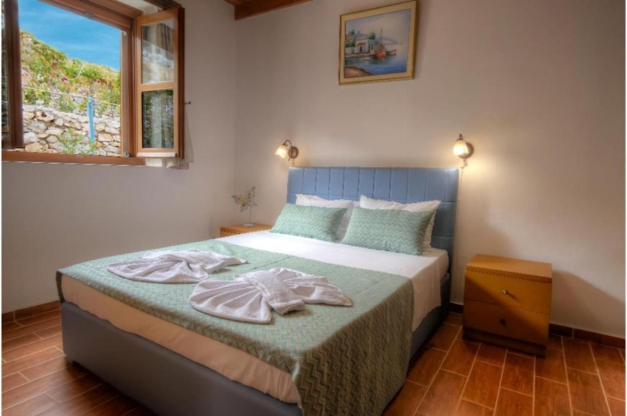 Stone Villa I In Petres Petres  エクステリア 写真
