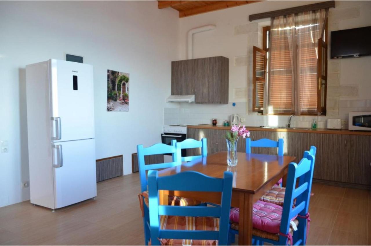 Stone Villa I In Petres Petres  エクステリア 写真