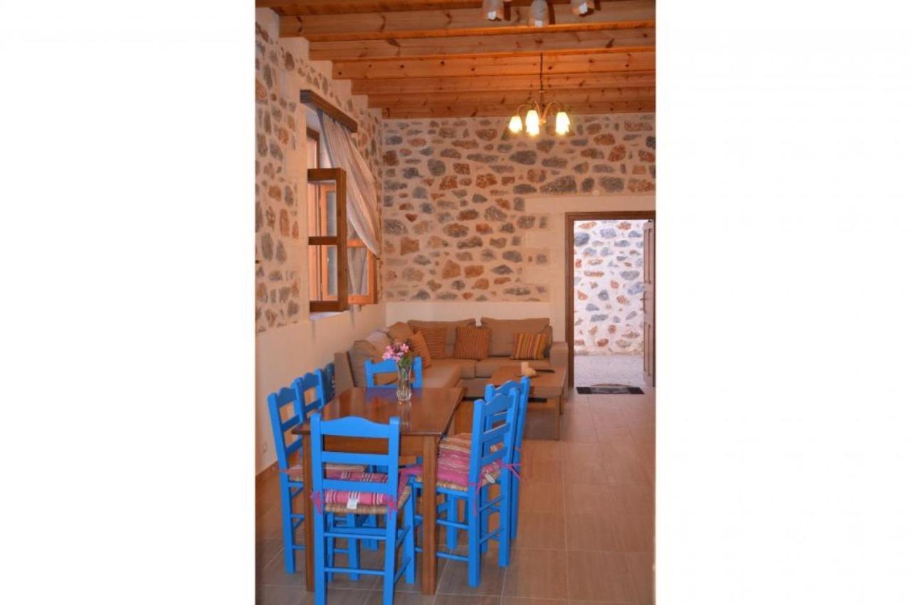 Stone Villa I In Petres Petres  エクステリア 写真